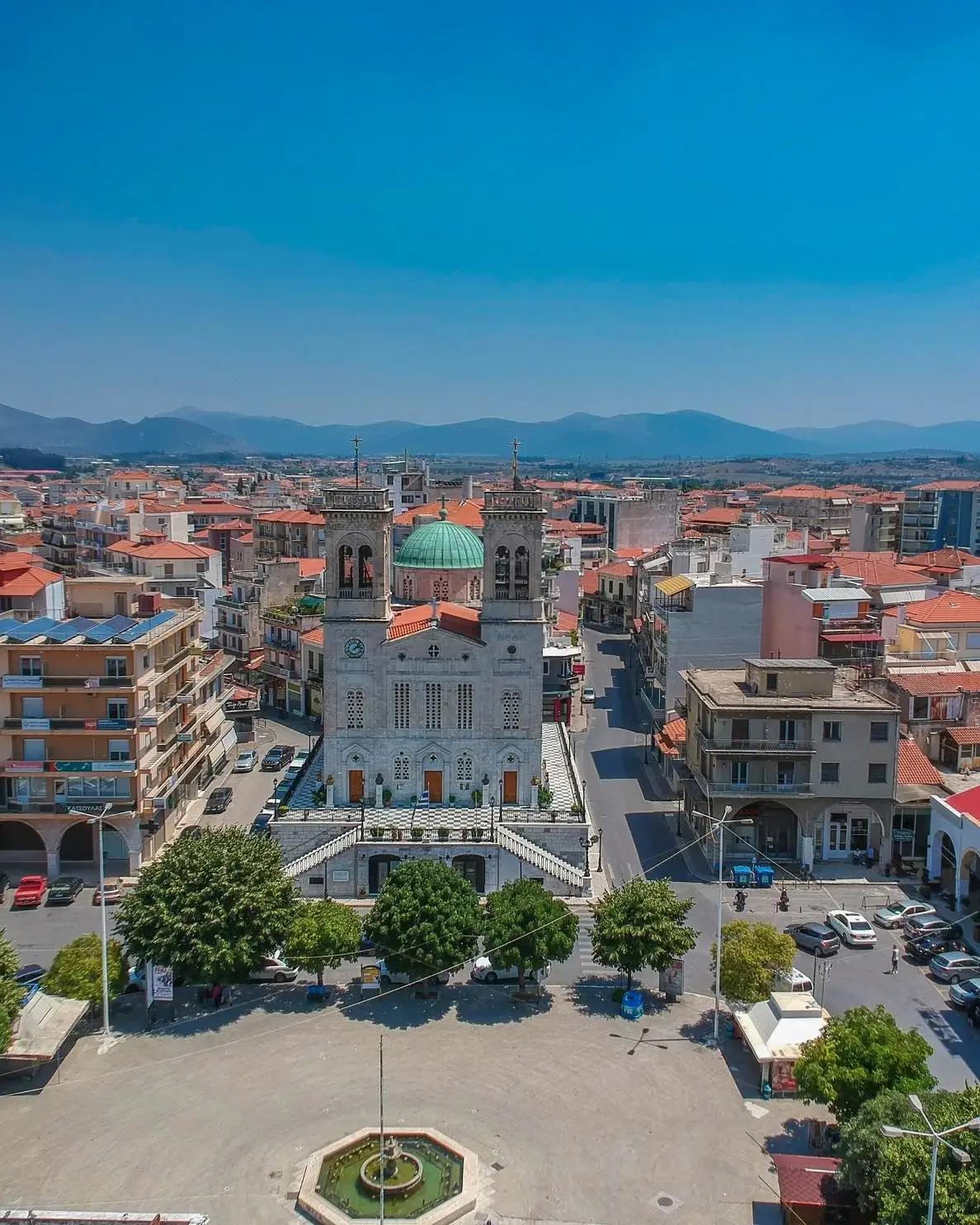 Trípoli es una ciudad de la parte central del Peloponeso