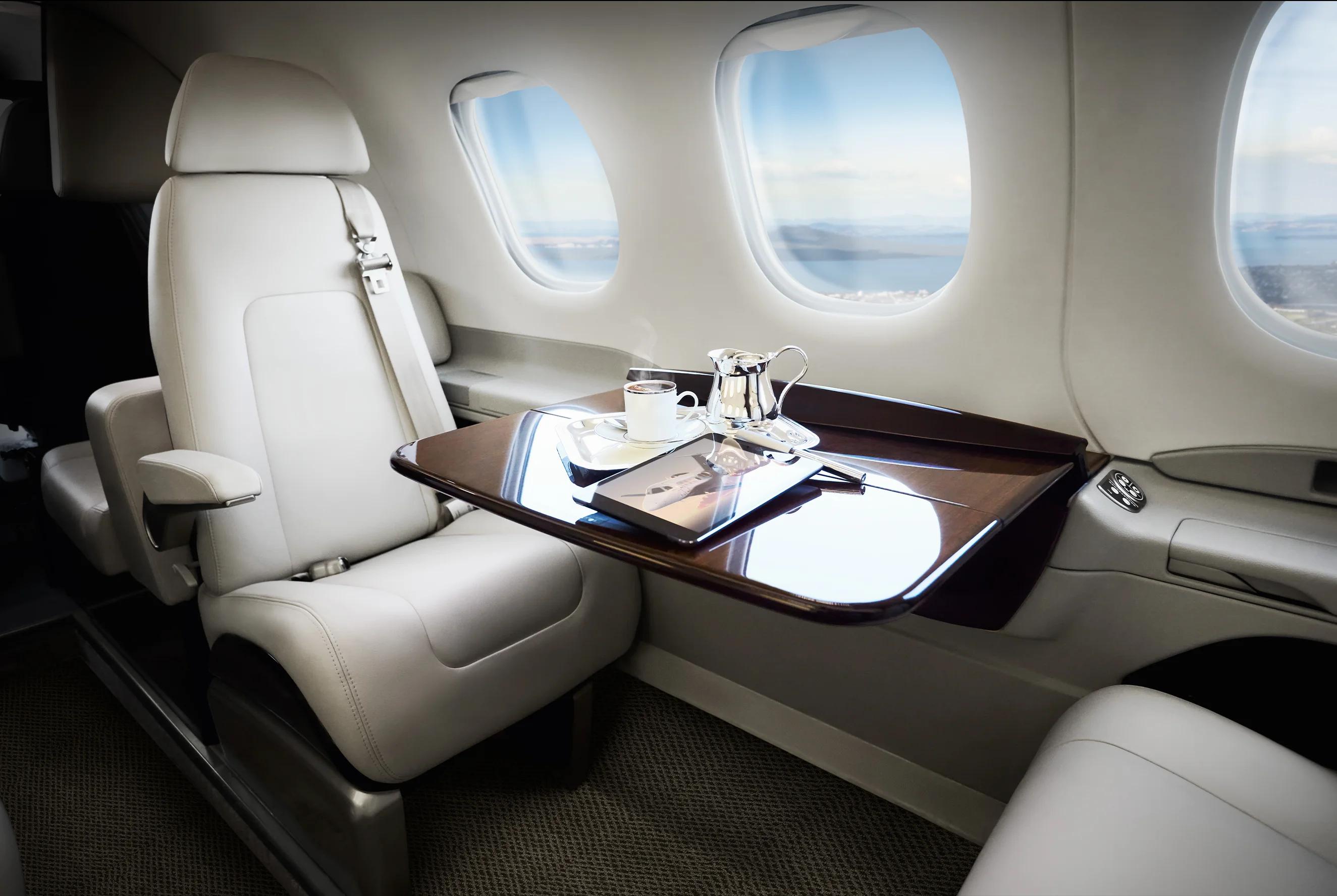 phenom100ev-interior-seat