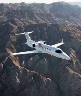 learjet-75-flying