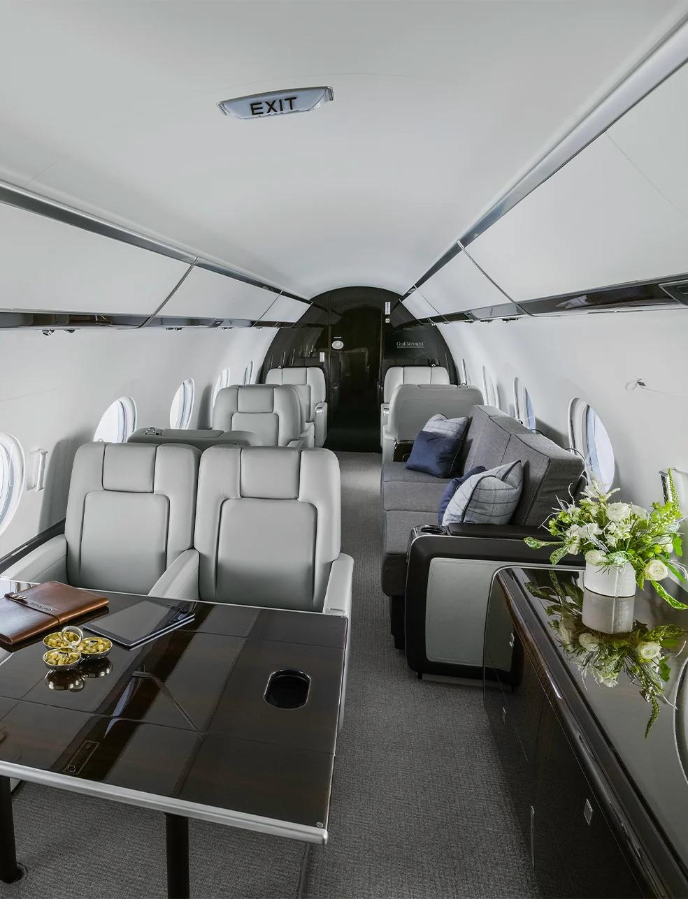 g450-cabin-sofa