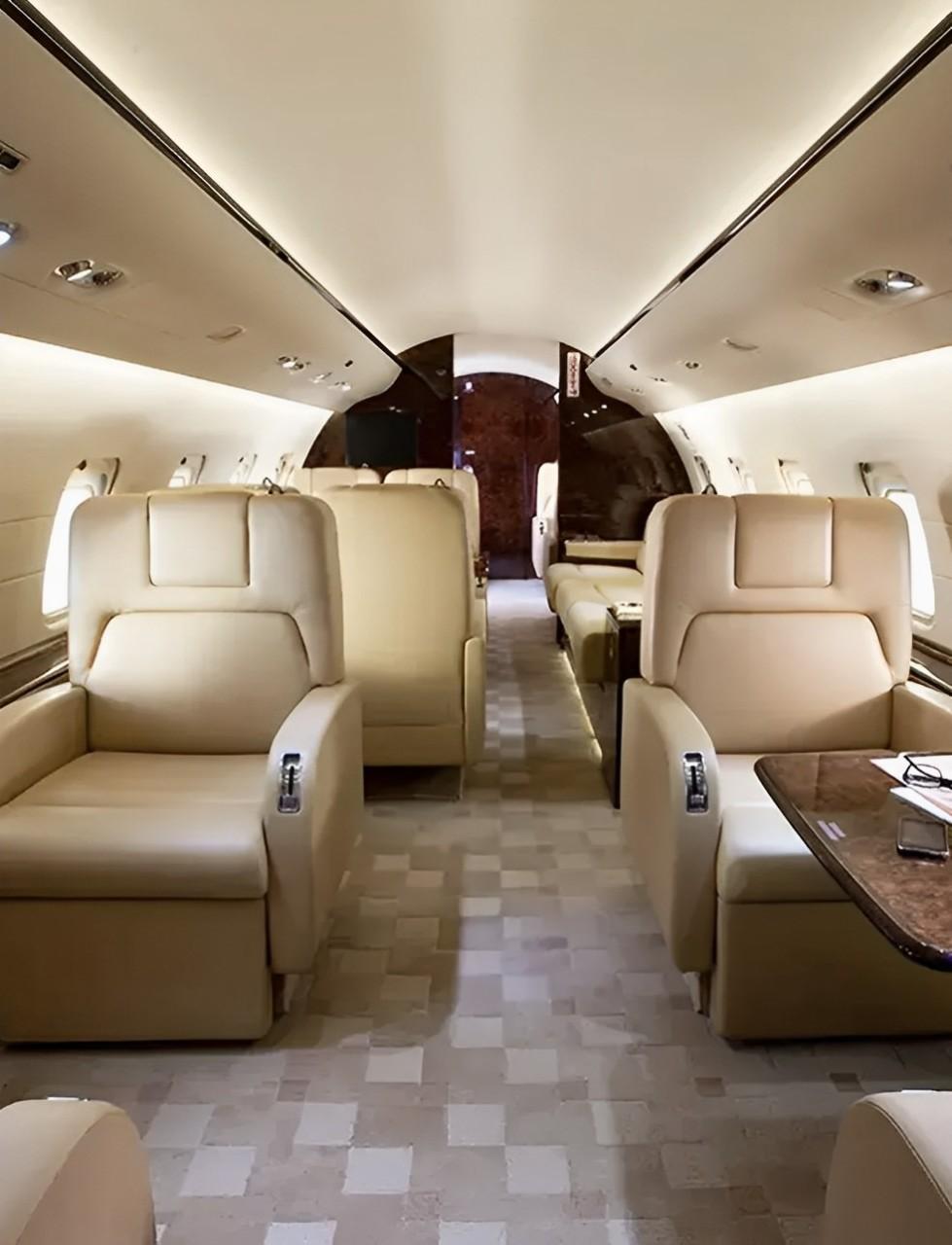 challenger-850-cabin-1