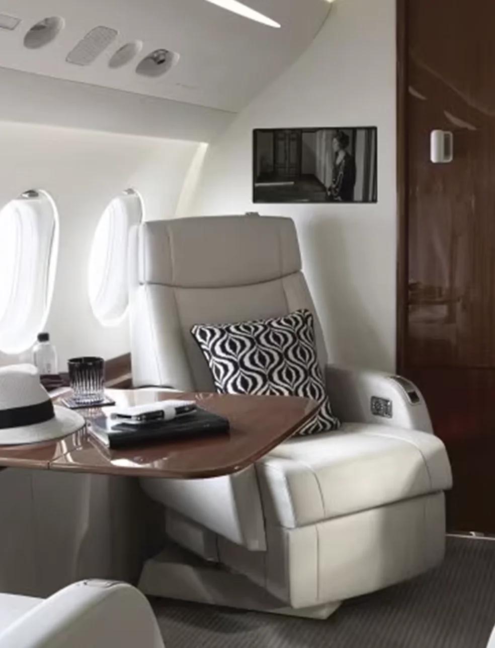 falcon-2000s-seat
