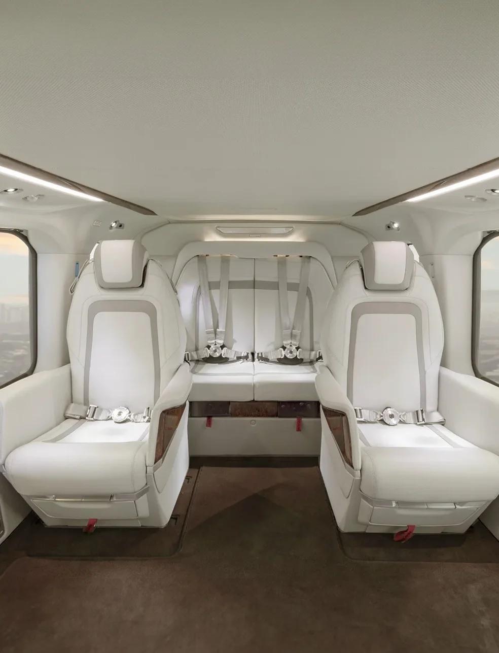 leonardo-aw169-cabin