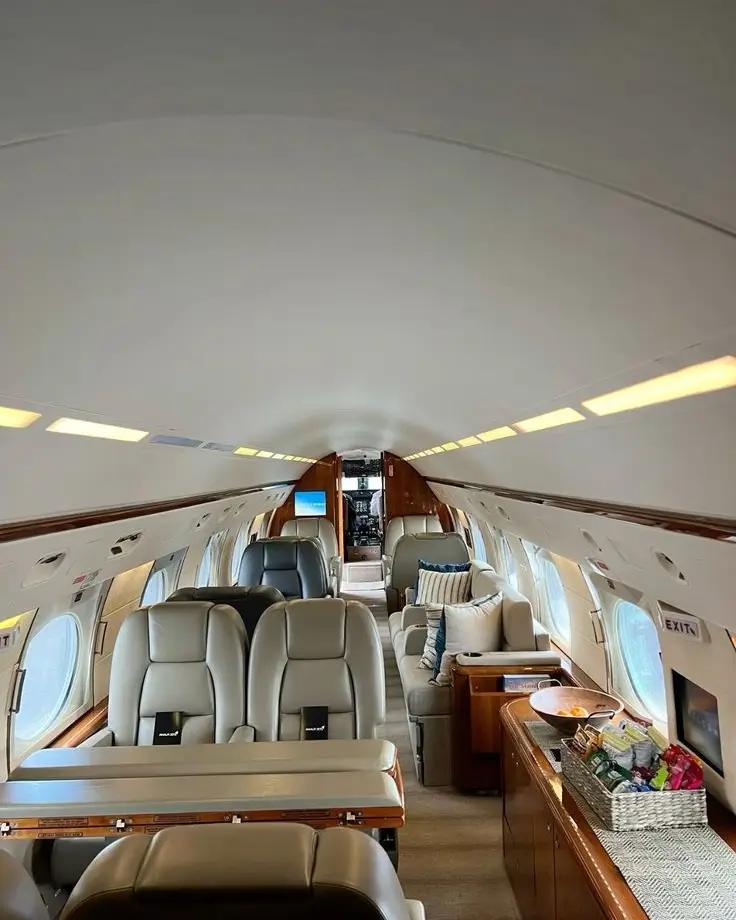 falcon-2000-interior
