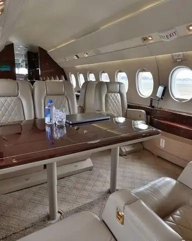 falcon-2000-interior-2