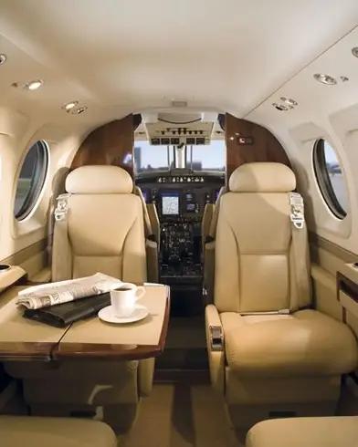 king-air-200-interior