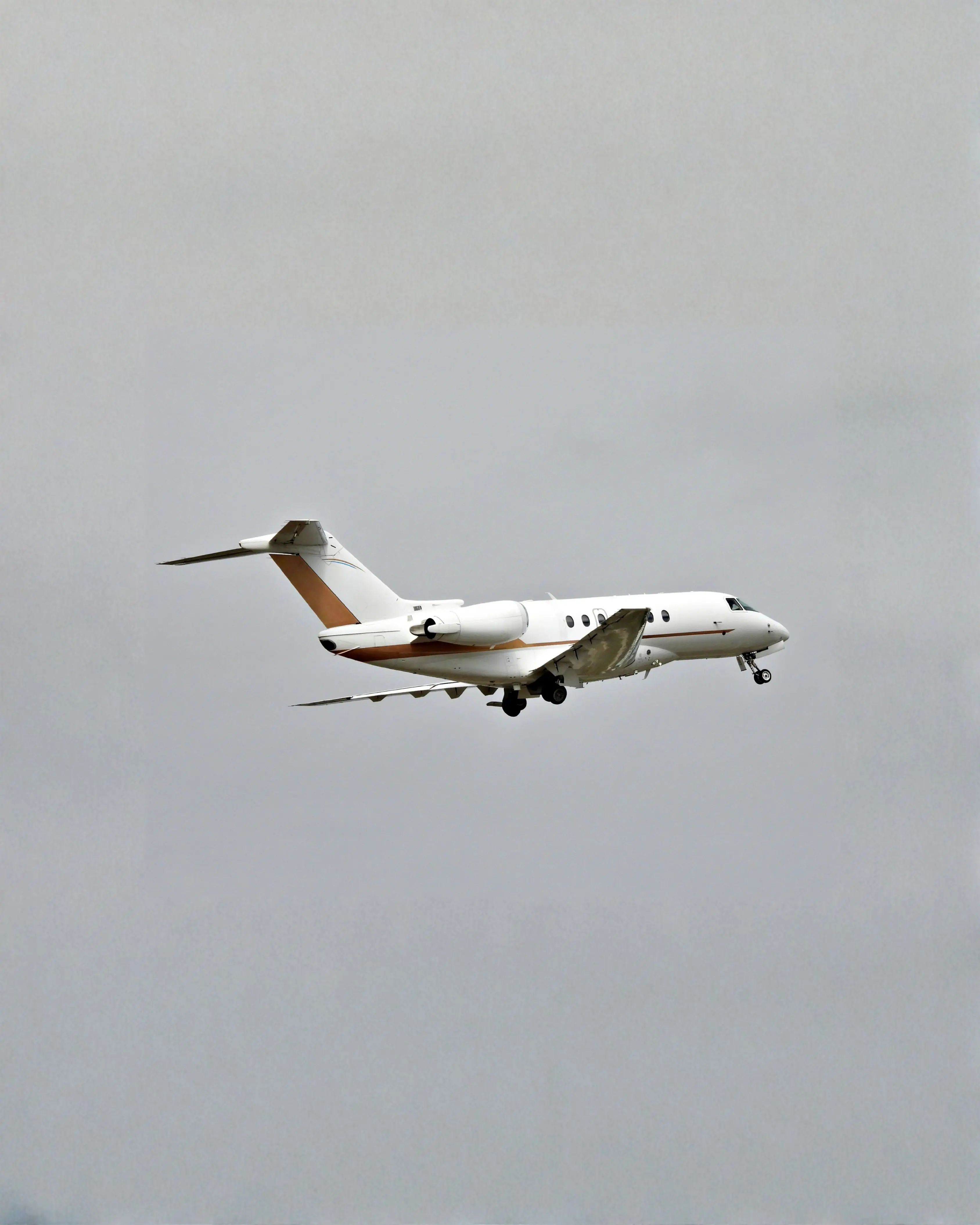 hawker-4000