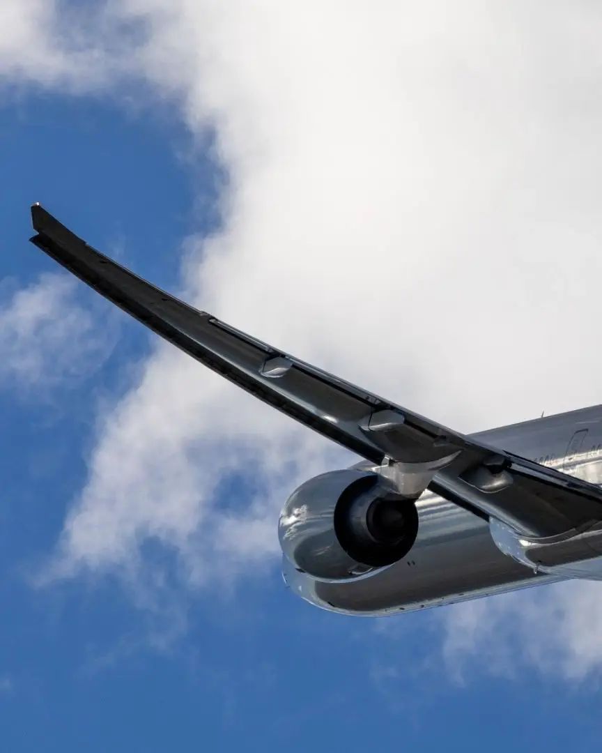 b777-200lr