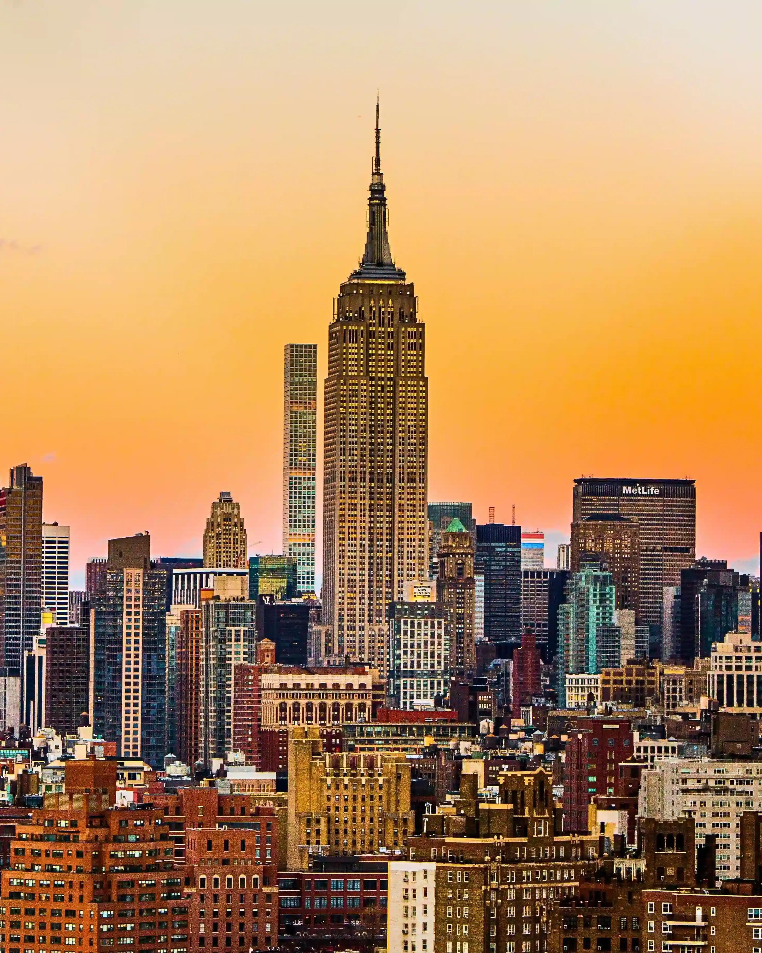 L'horizon de la ville de New York au coucher du soleil