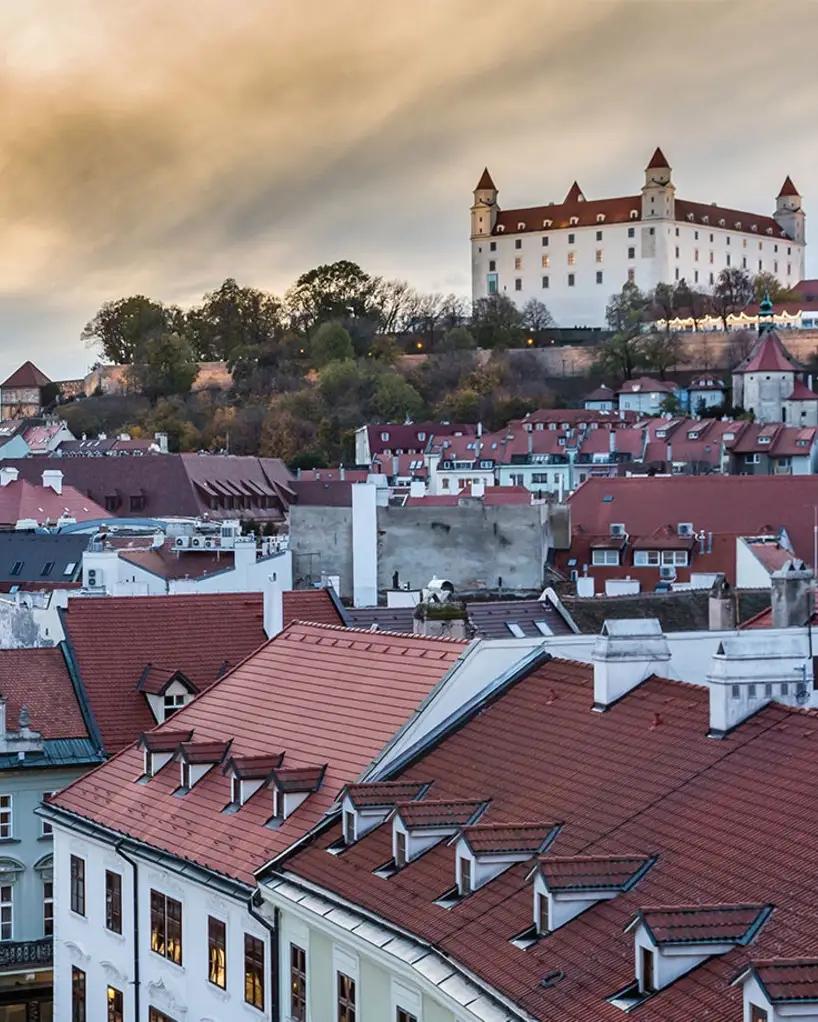 Le château surplombant le Danube au coucher du soleil