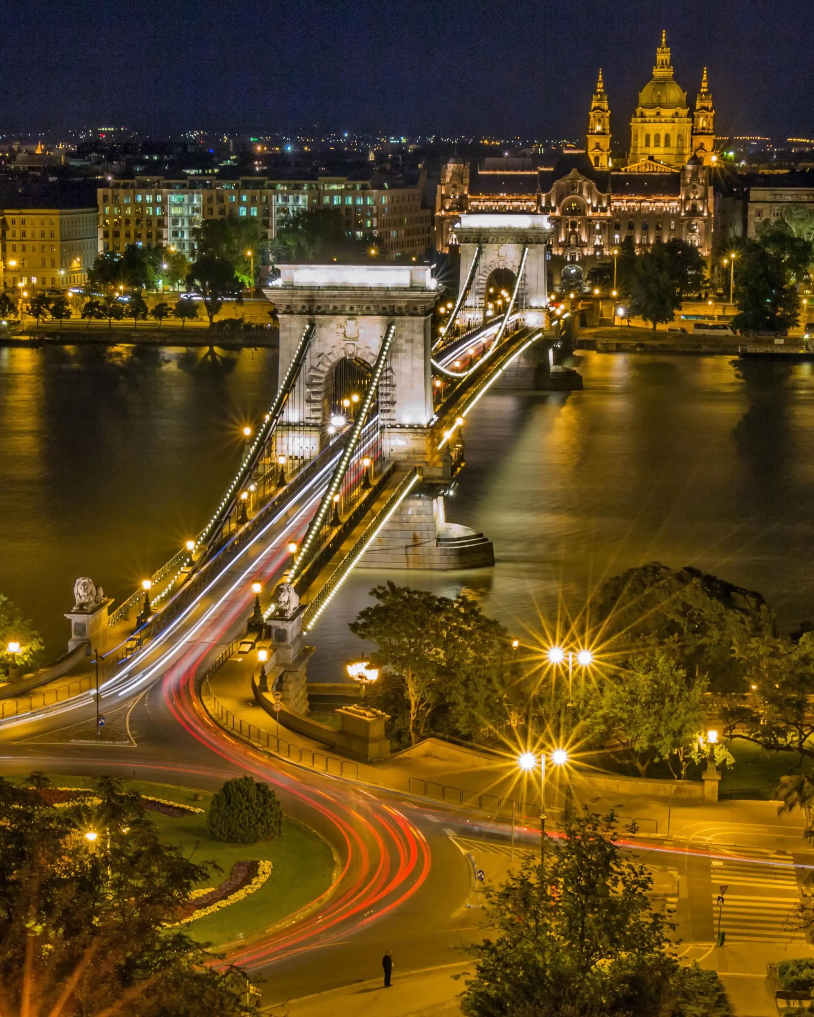 Luftaufnahme der Széchenyi Kettenbrücke in Budapest, Ungarn
