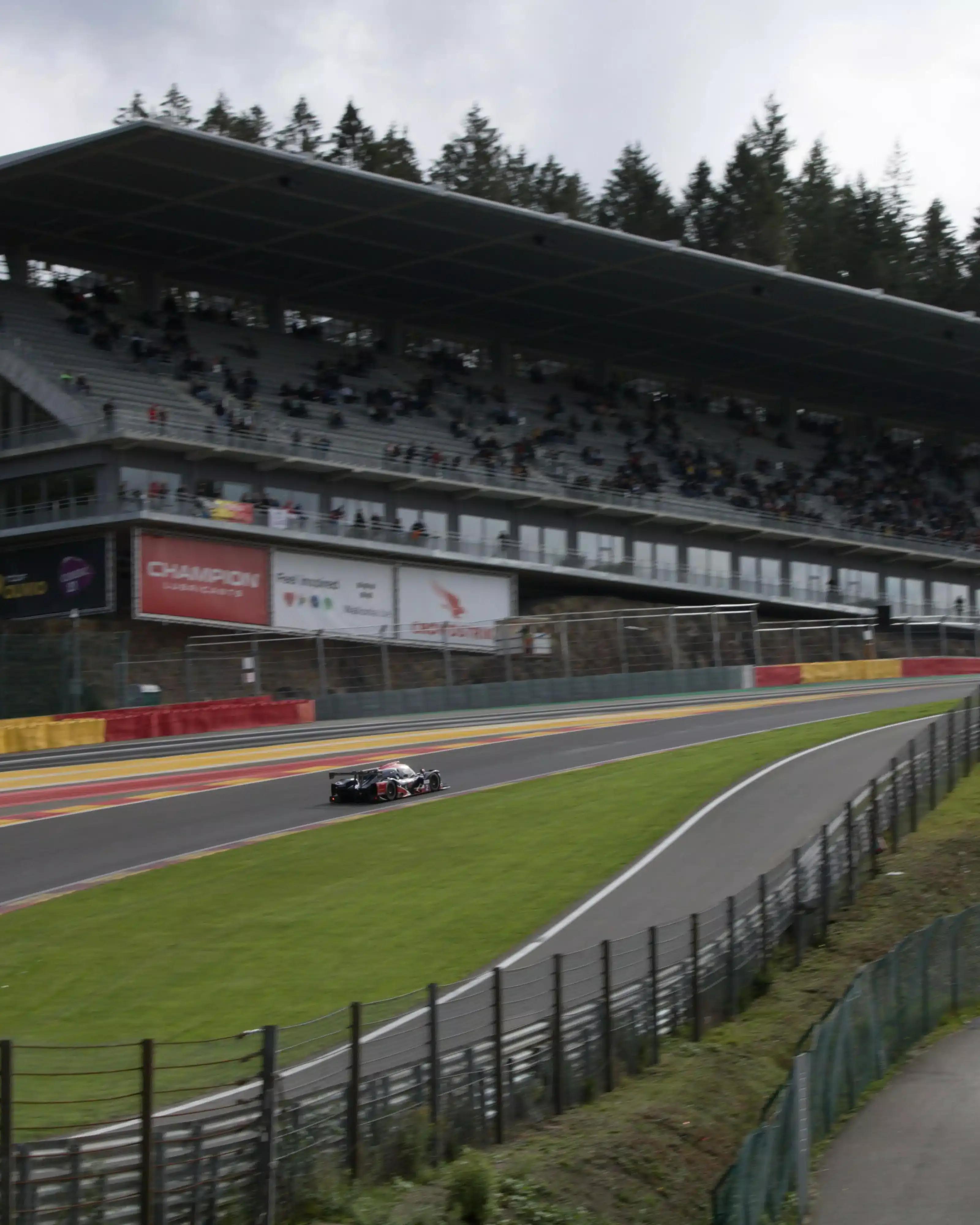 Raidillon Eau Rouge der F1-Strecke von Spa